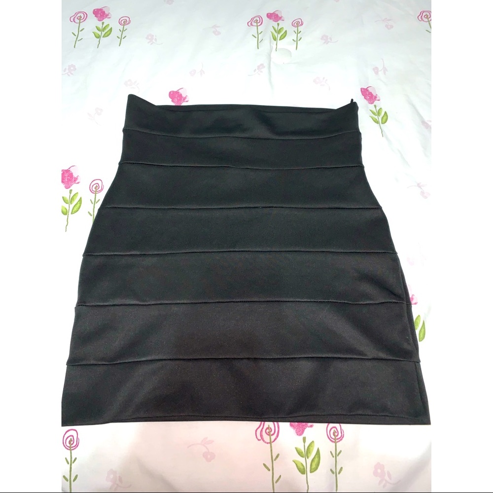 MINI SKIRTS BLACK